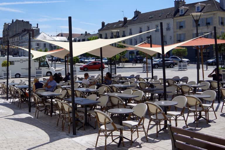 Toiles stretch tendues brasserie la place 3