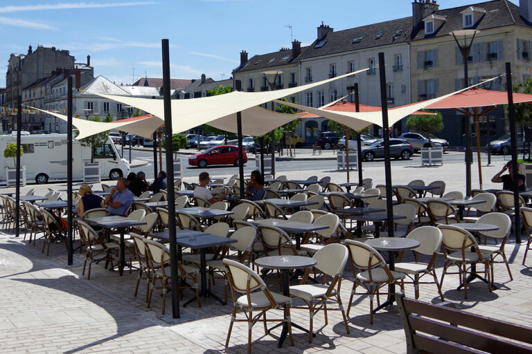 TOILES-STRETCH-TENDUES-BRASSERIE-LA-PLACE-3